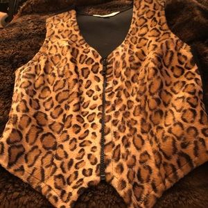 Faux fur leopard vest
